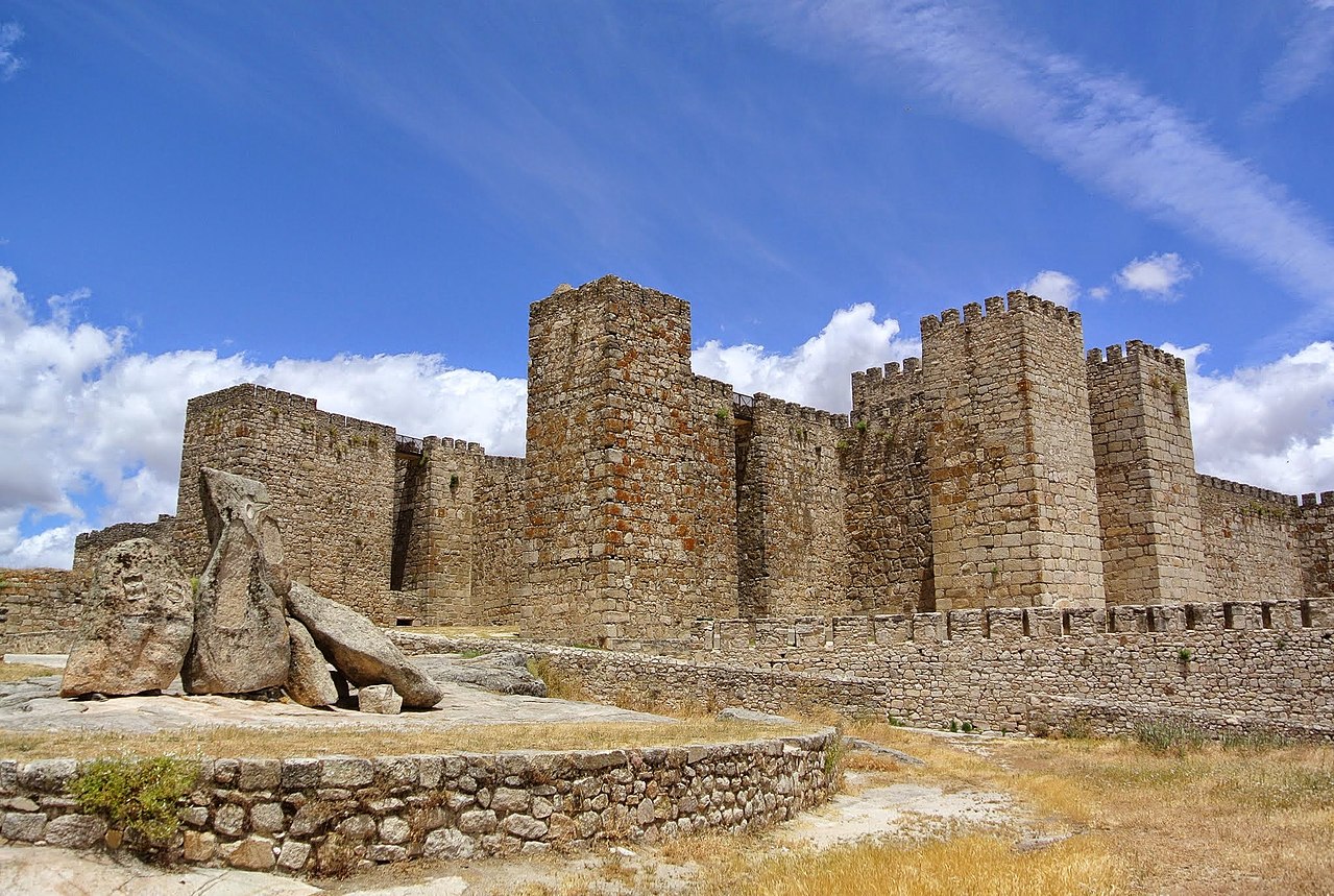 1280px-Trujillo,_Cáceres,_Spain_-_panoramio_(1).jpg