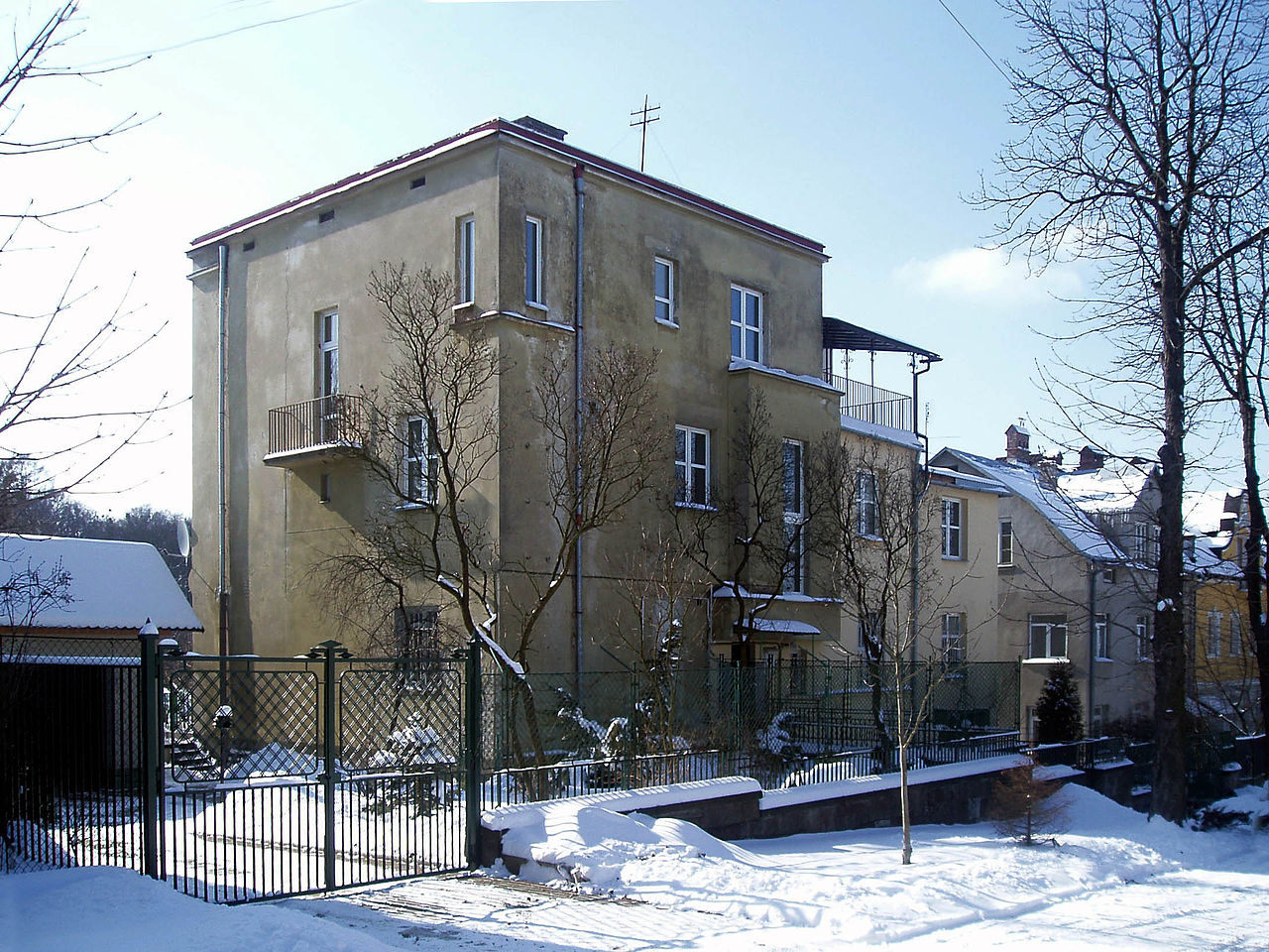 1280px-Tsetnerivka_street_18,_Lviv.jpg