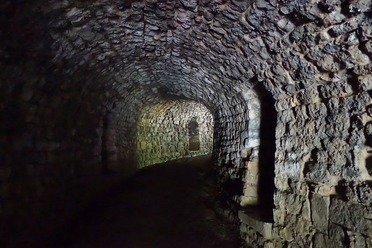 1280px-Tunnel,_Studley_Royal_Park_-_North_Yorkshire,_England_-_DSC00886.jpg