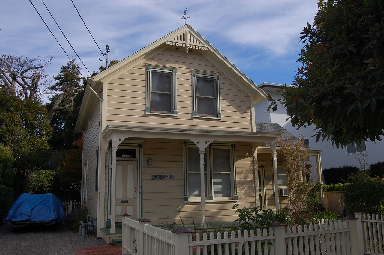 1280px-USA-Santa_Cruz-332_Main_Street.jpg