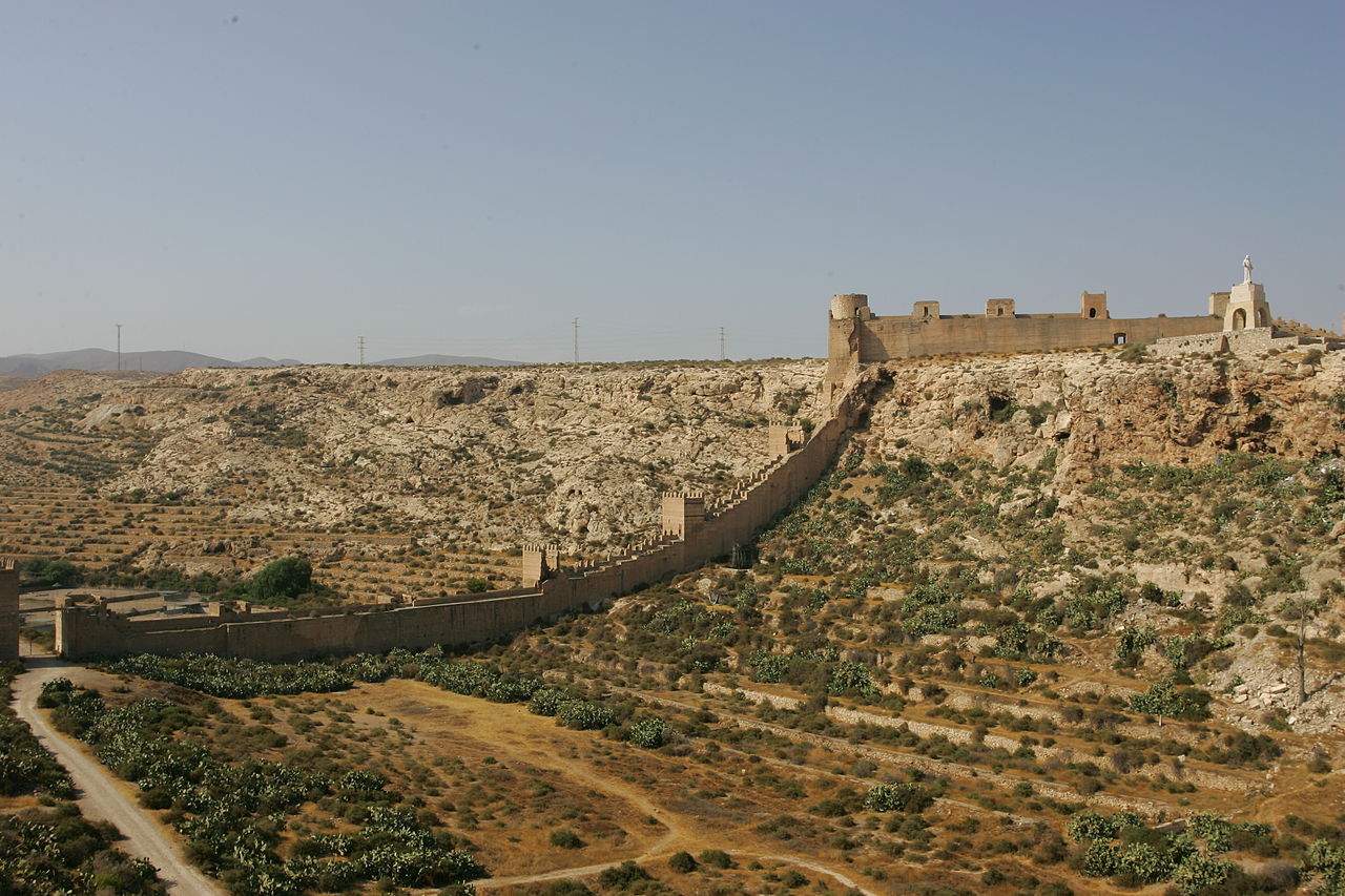 1280px-View_of_walls_of_Alcazaba_of_Almeria.jpg