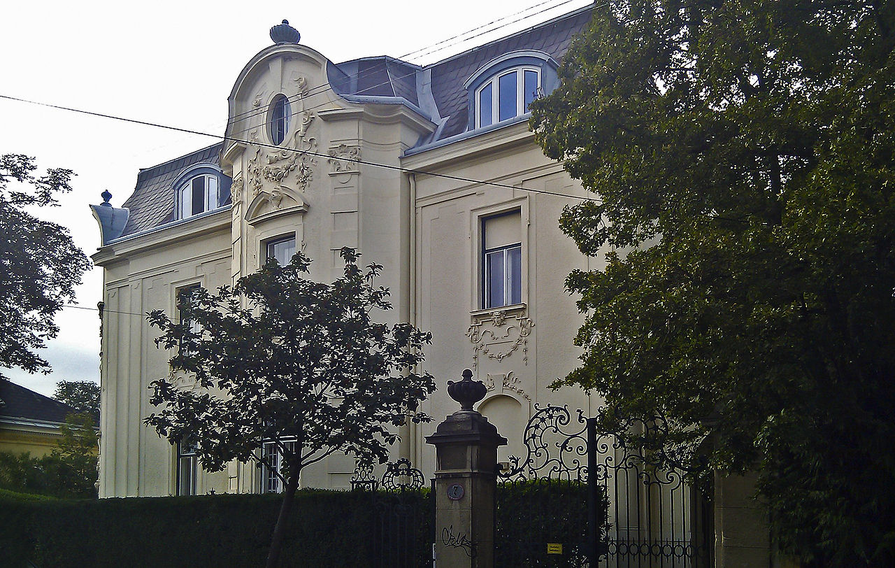 1280px-Villa_Mautner_Baden,_Christalniggasse_7.jpg