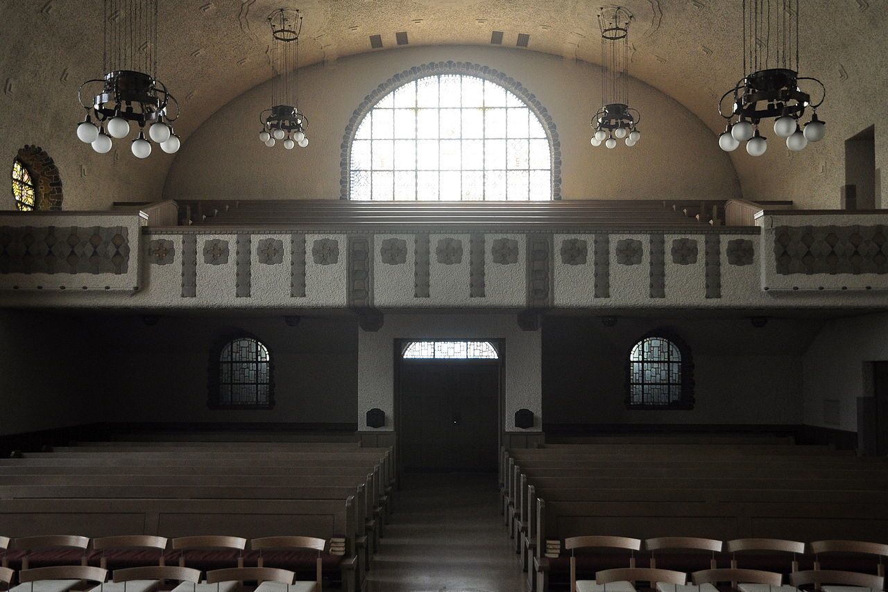 1280px-Wallisellen_-_Reformierte_Kirche_-_Innenansicht.jpg