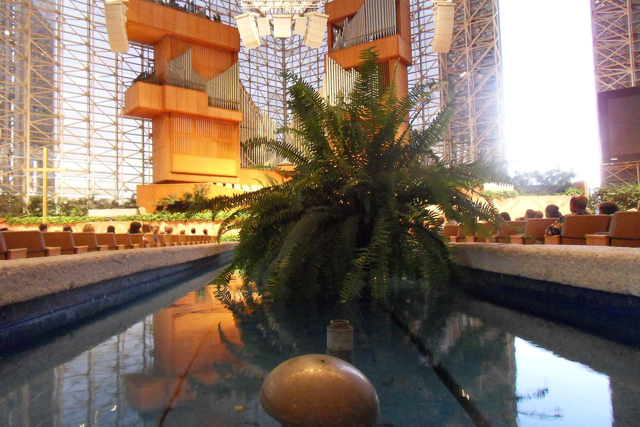 1280px-Waterbakincrystalcathedral.JPG