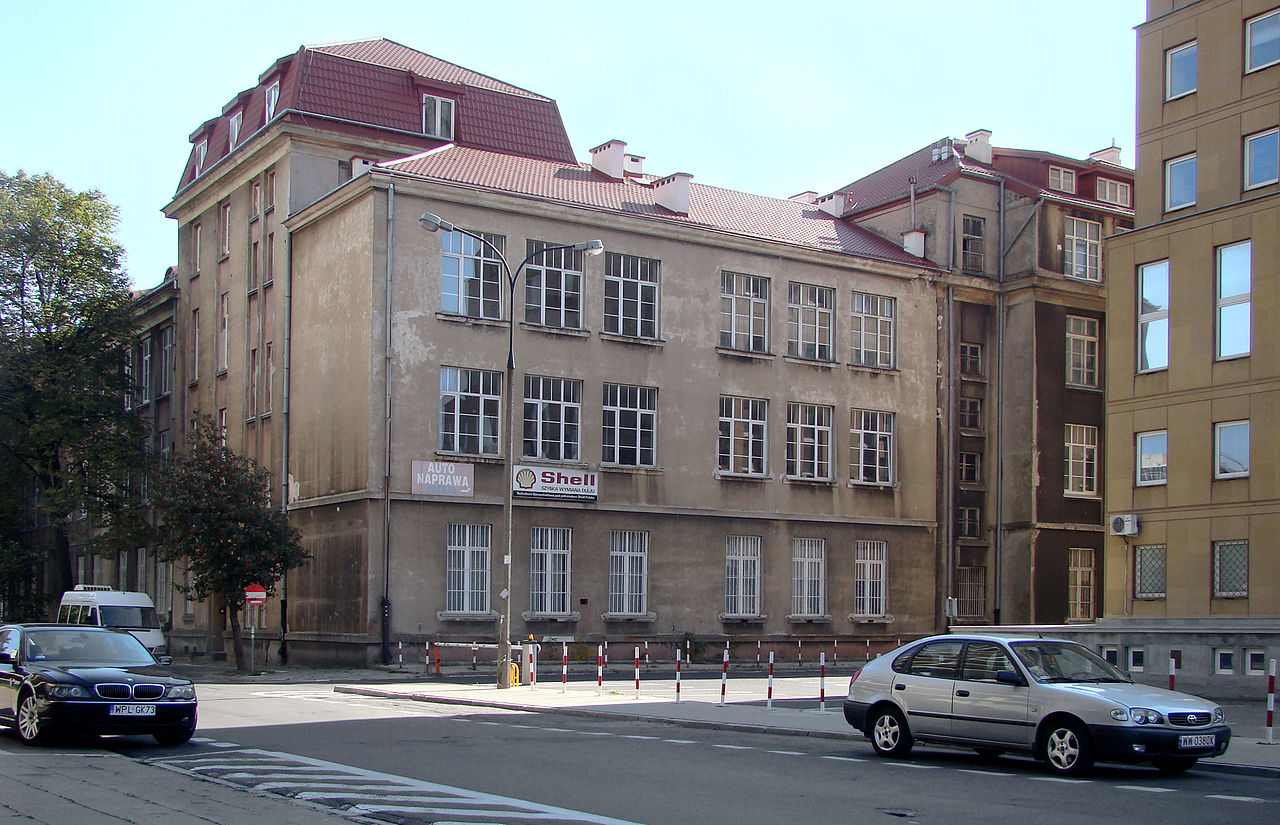 1280px-Zespół_Szkół_Hoża_88_Wspólna_81.jpg