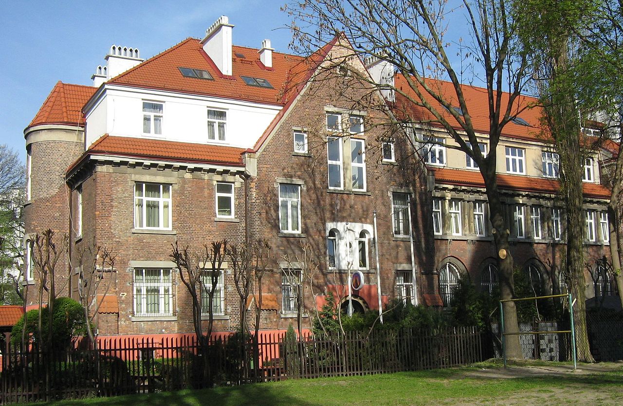13г варш1280px-AntoninWarszawa.jpg