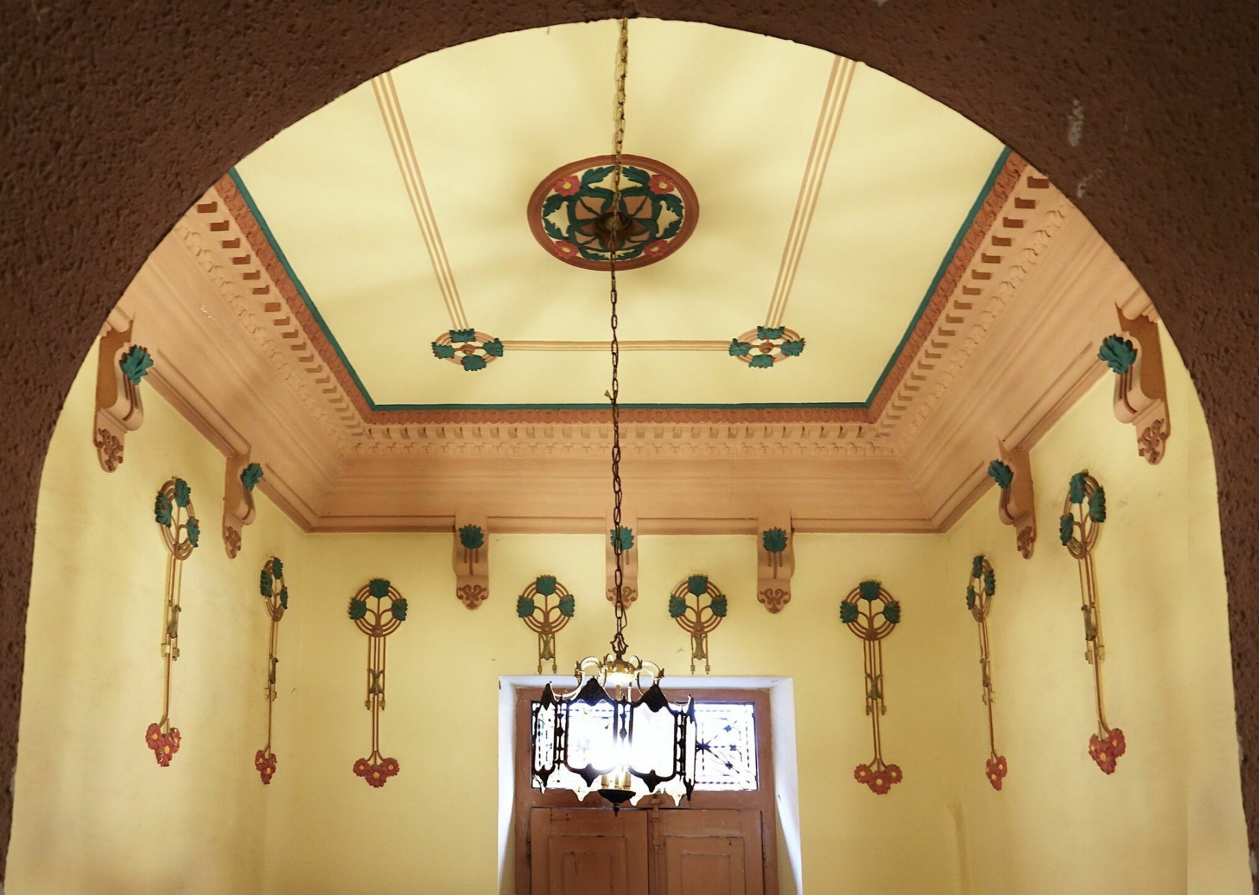 13 10. Interior.jpg