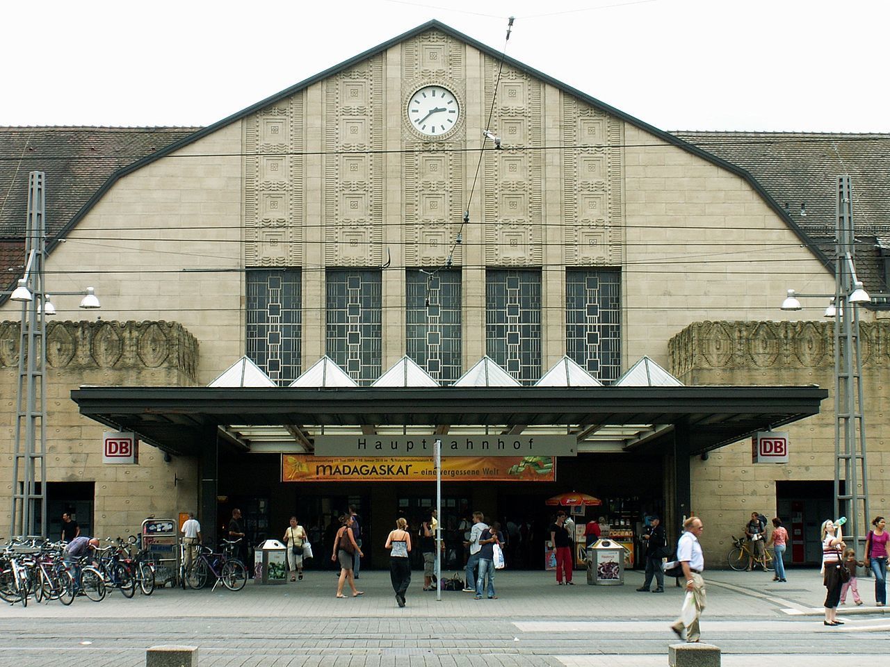13 1280px-Karlsruhe_Railway_station.jpg