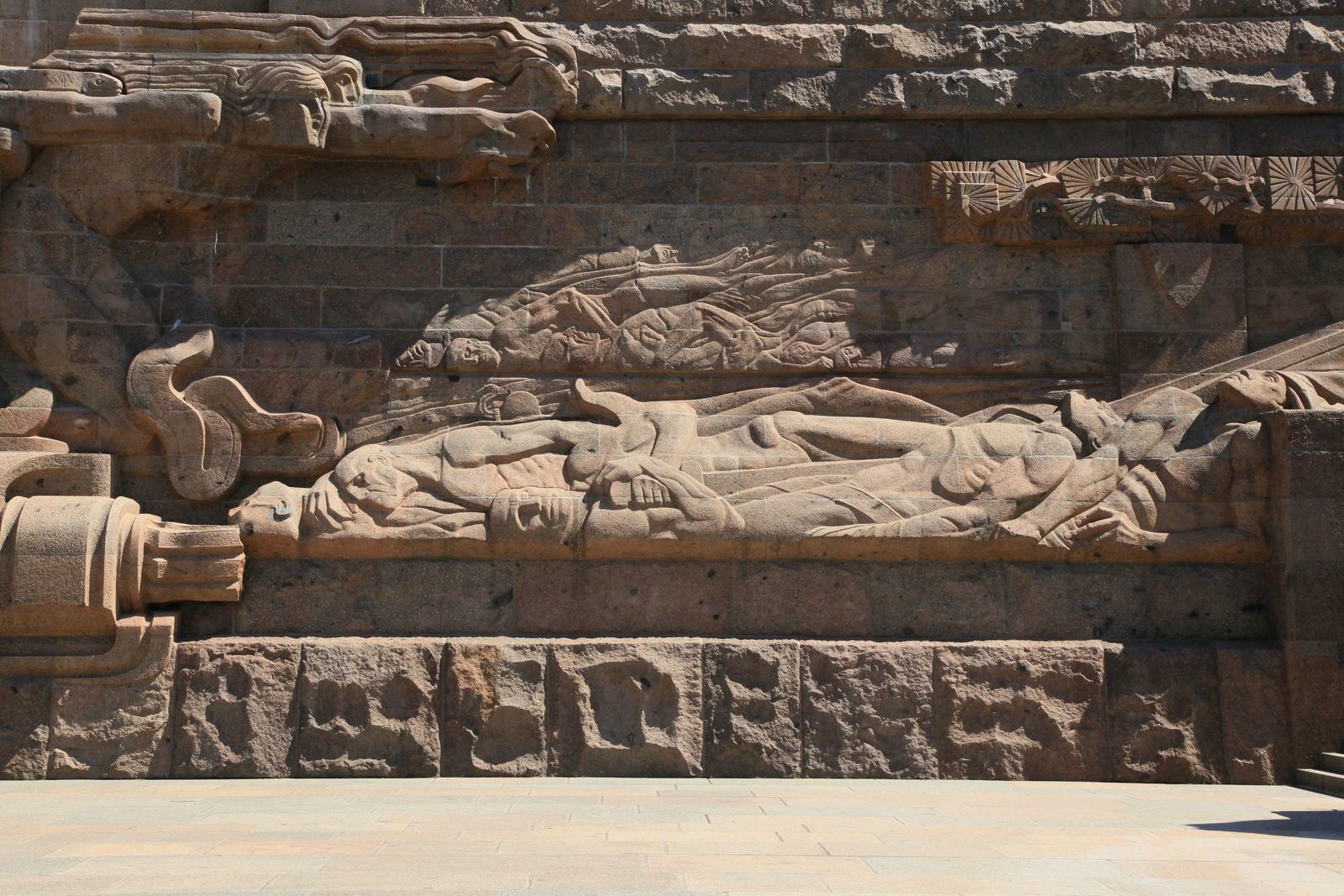 13 Leipzig_-_An_der_Tabaksmühle_-_Völkerschlachtdenkmal_14_ies.jpg