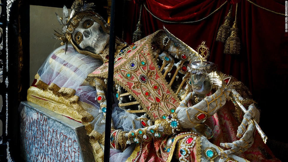 131204144825-st-munditia-heavenly-bodies-horizontal-large-gallery.jpg