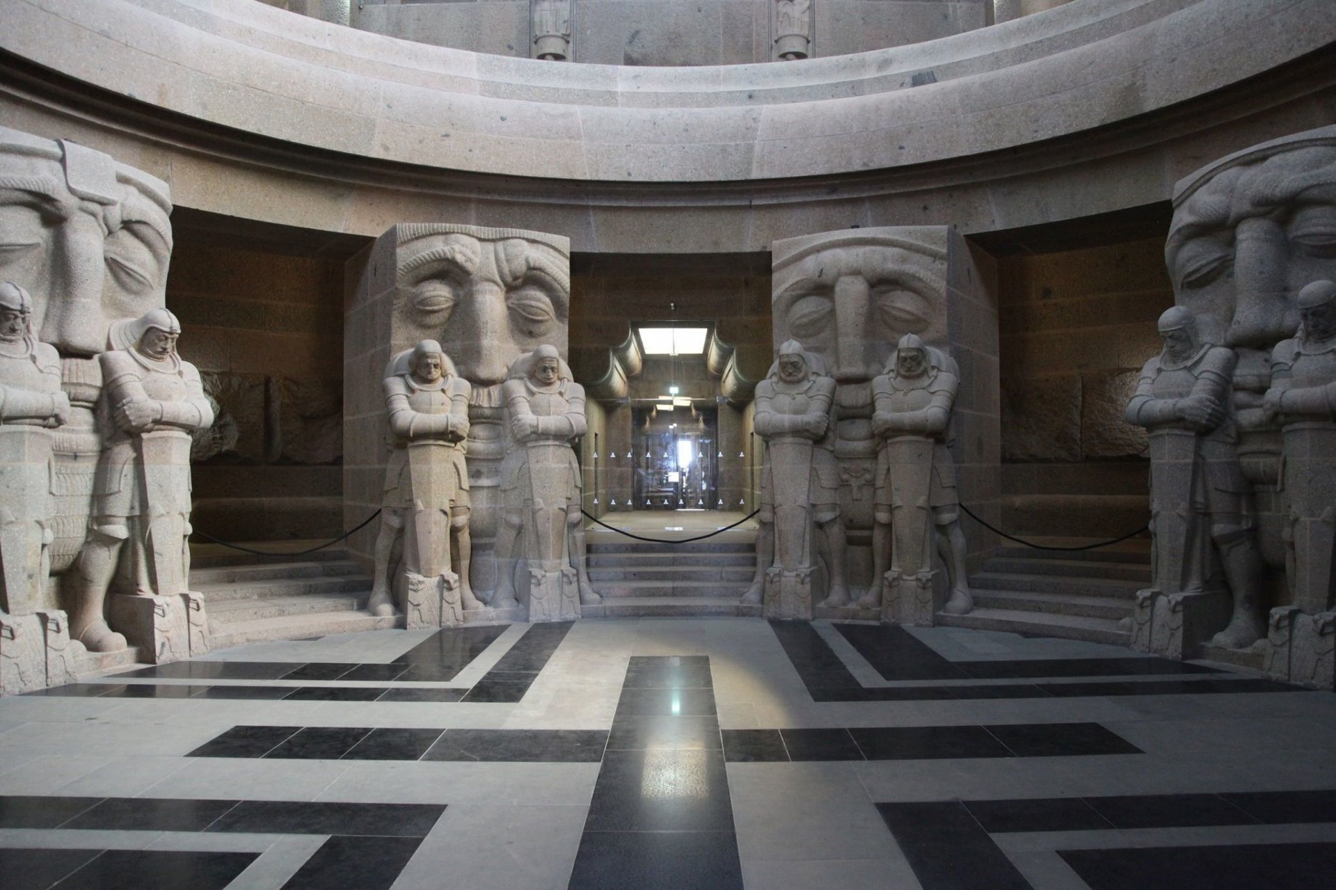 13Leipzig_-_An_der_Tabaksmühle_-_Völkerschlachtdenkmal_in_01_ies.jpg