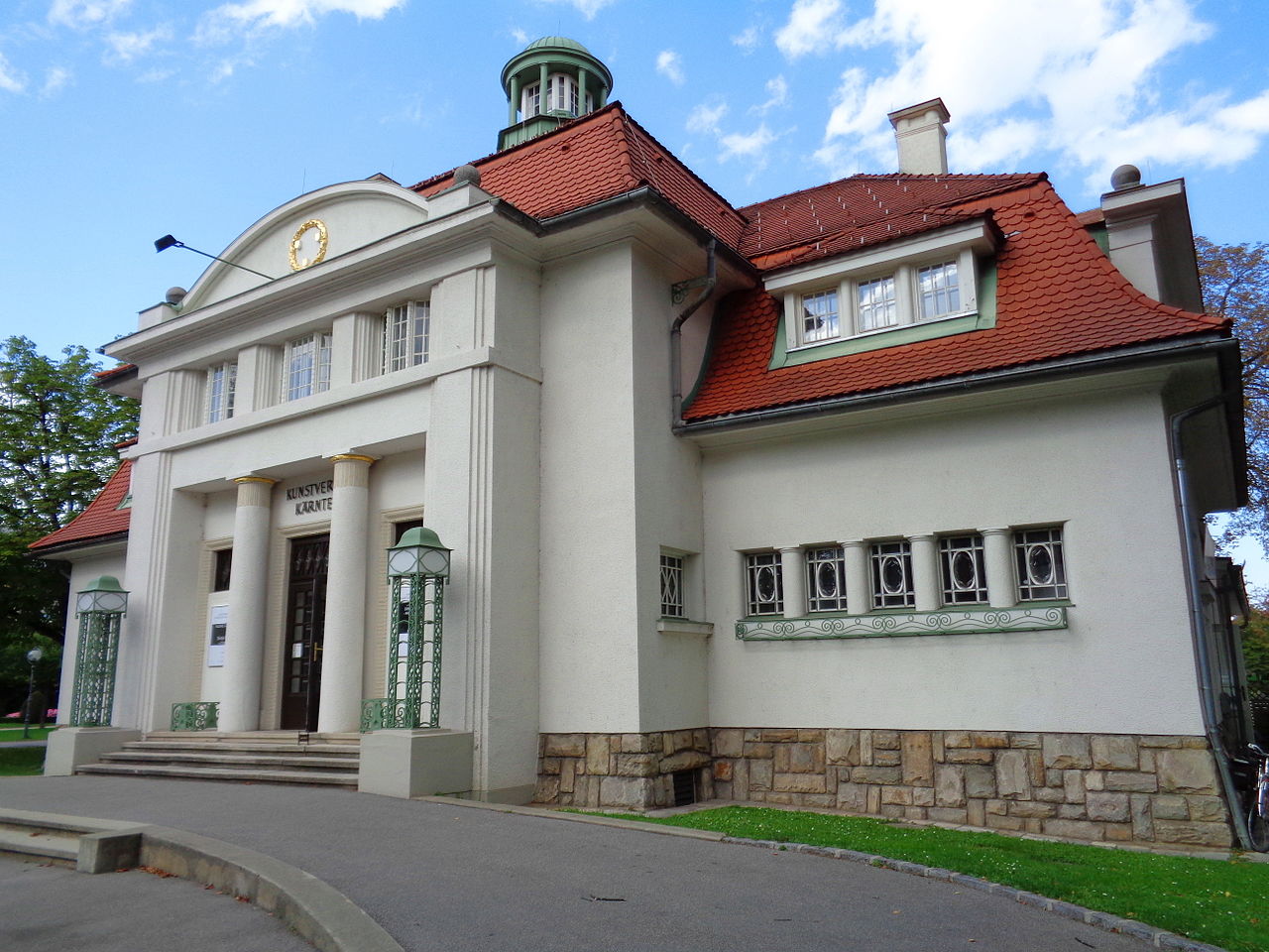 14 австрK.nstlerhaus_in_Klagenfurt_Blick_nach_Westen.JPG