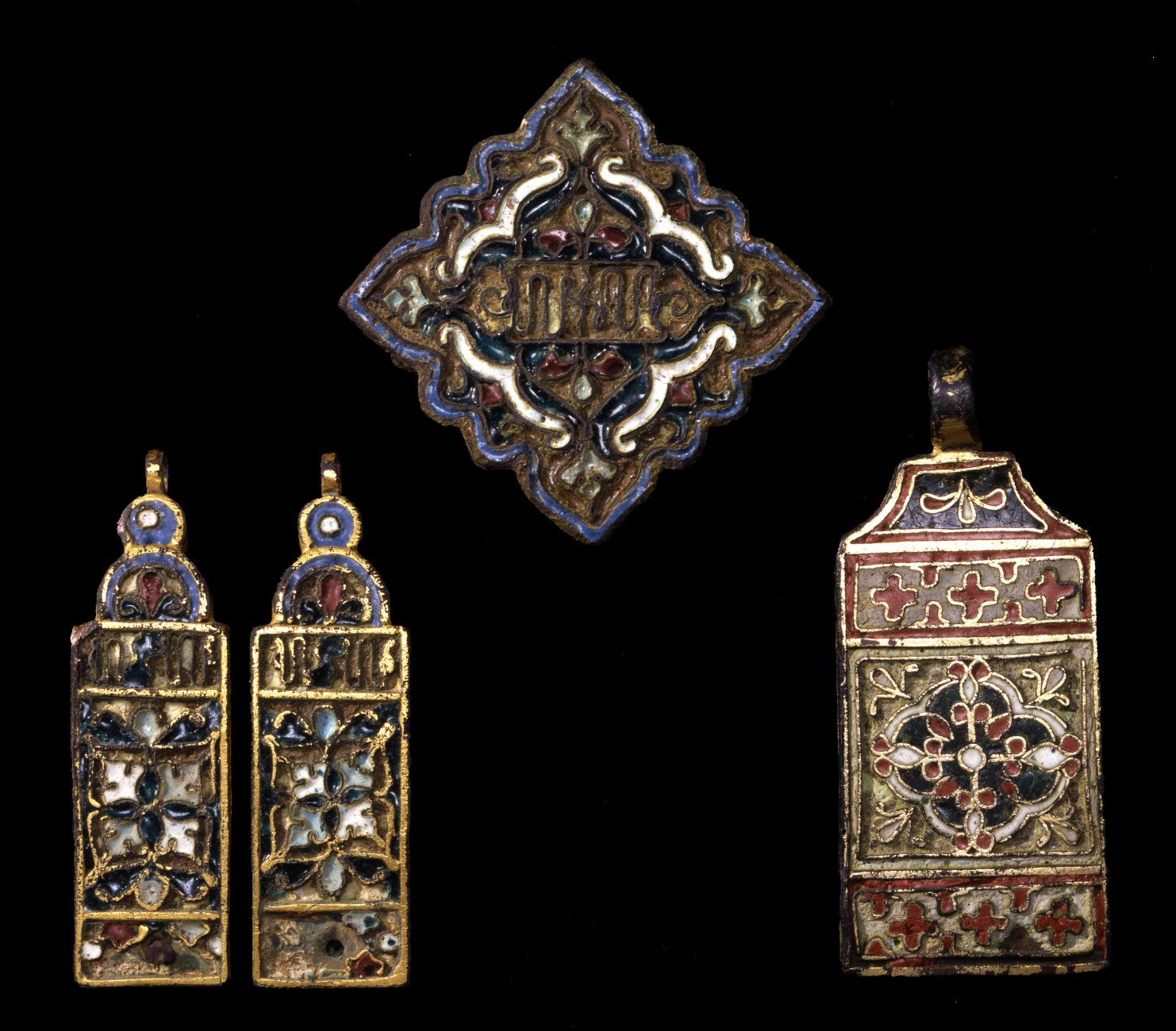 14-15elementer-emaljeret-forgyldt-bronze-fra-seletoej.jpg