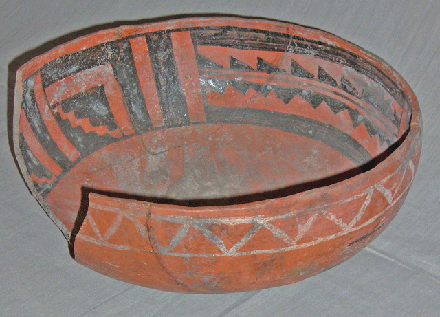14-17 рио-грандеLos_Padillas_Polychrome_Bowl.gif