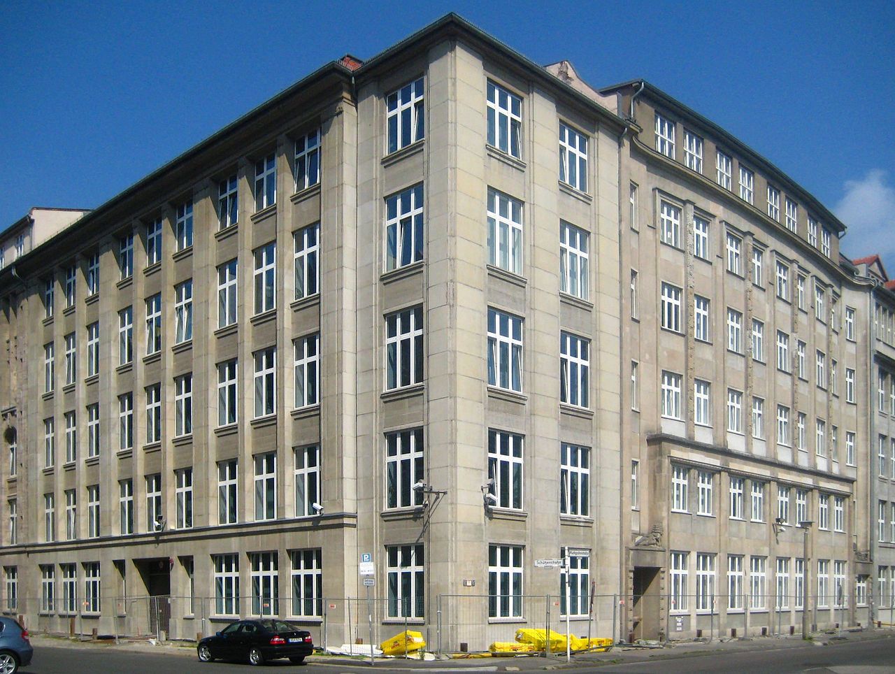 14x-Berlin,_Mitte,_Markgrafenstrasse_55,_Geschaeftshaus_02.jpg