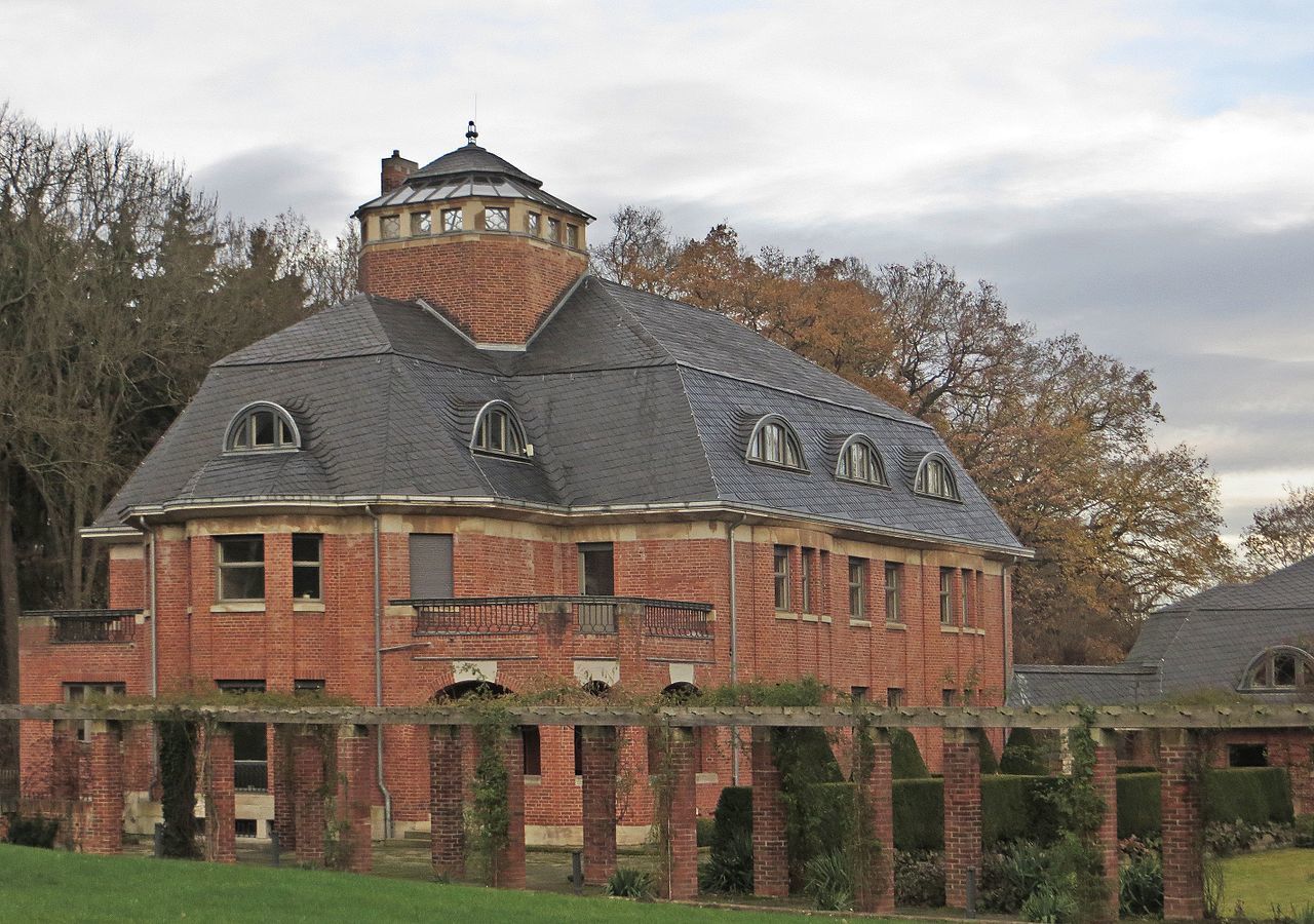 15 1280px-Haus_Schulenburg.jpg
