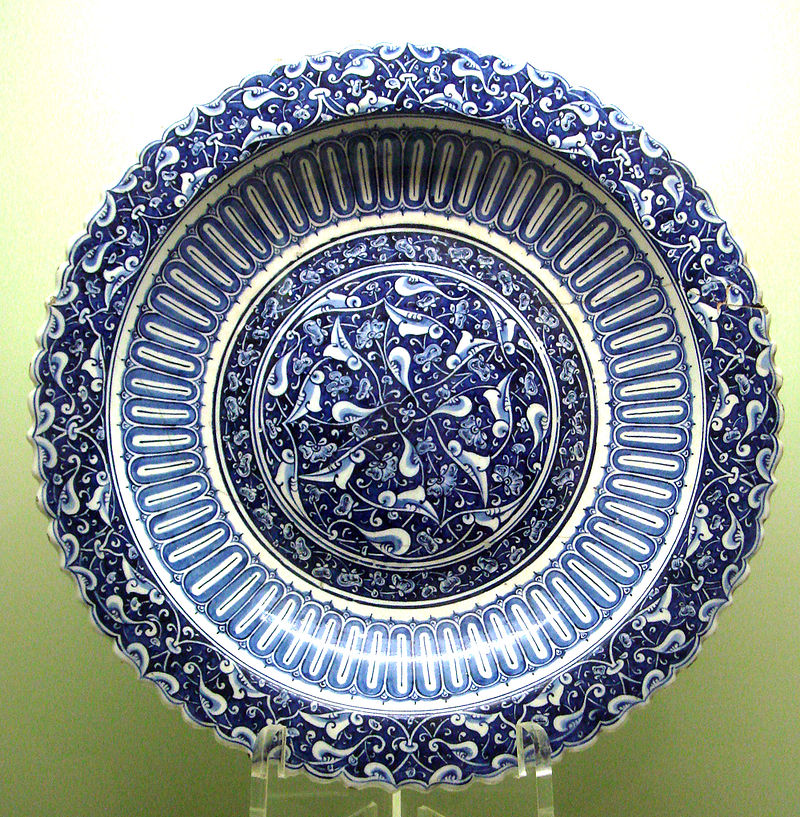 15d800px-Iznik_glazed_pottery_1490.jpg