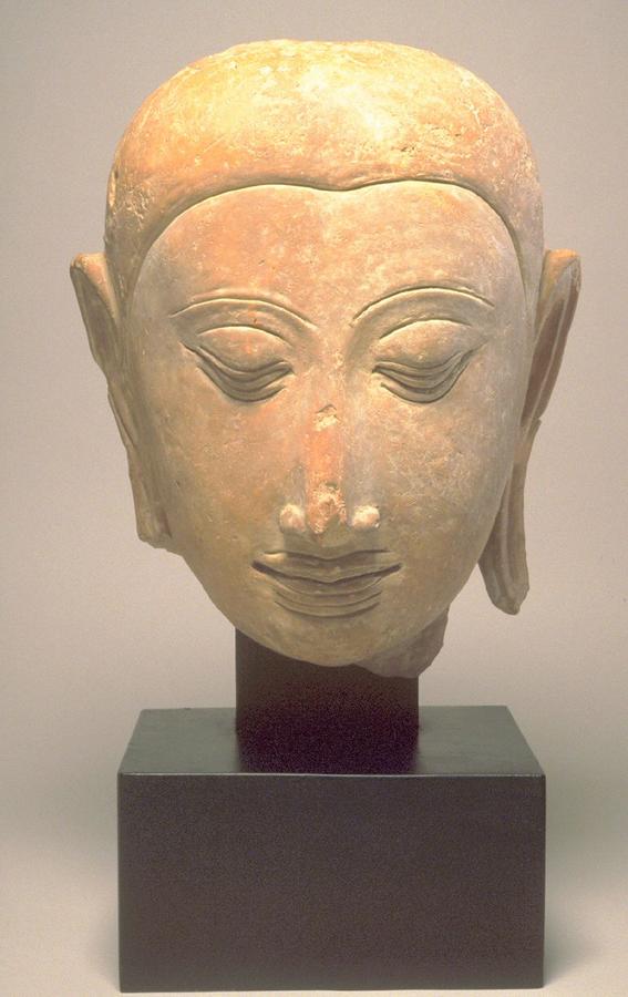 15Thai_-_Head,_Probably_of_a_Disciple,_in_High_Relief_-_Walters_2578.jpg