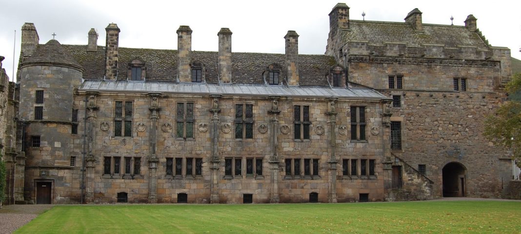 16 в ренессанс фолльклендский дворец Falkland Palace Fig_1-1068x481.jpg