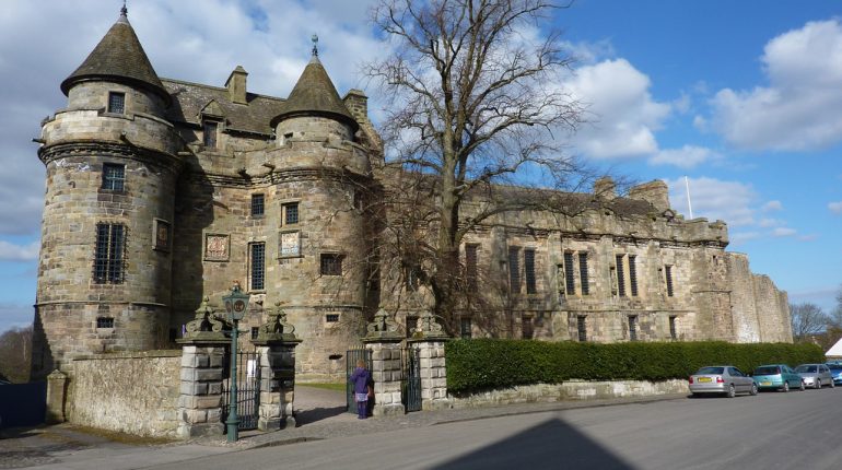16 в ренессанс фолльклендский дворец Falkland PalaceFalkland-Palace-Fife-770x430.jpg