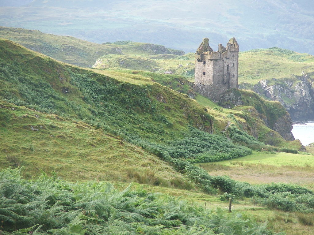 16 в 80-е Across_Kerrera_with_castle.jpg