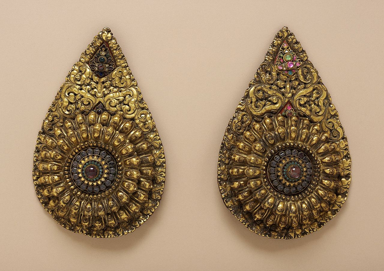 16-17Pair_of_Oversize_Earrings_for_an_Image_LACMA_M.89.112.2a-b.jpg