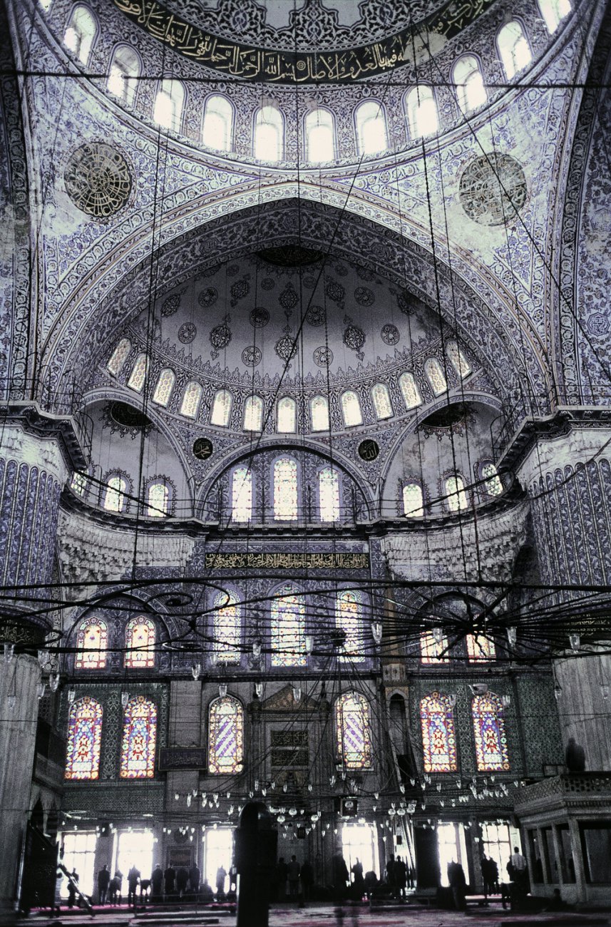 1617Sultan-Ahmed-moskeen-_Den-Blaa-Moske_-i-Istanbul_-Tyrkiet.-HMH.jpg