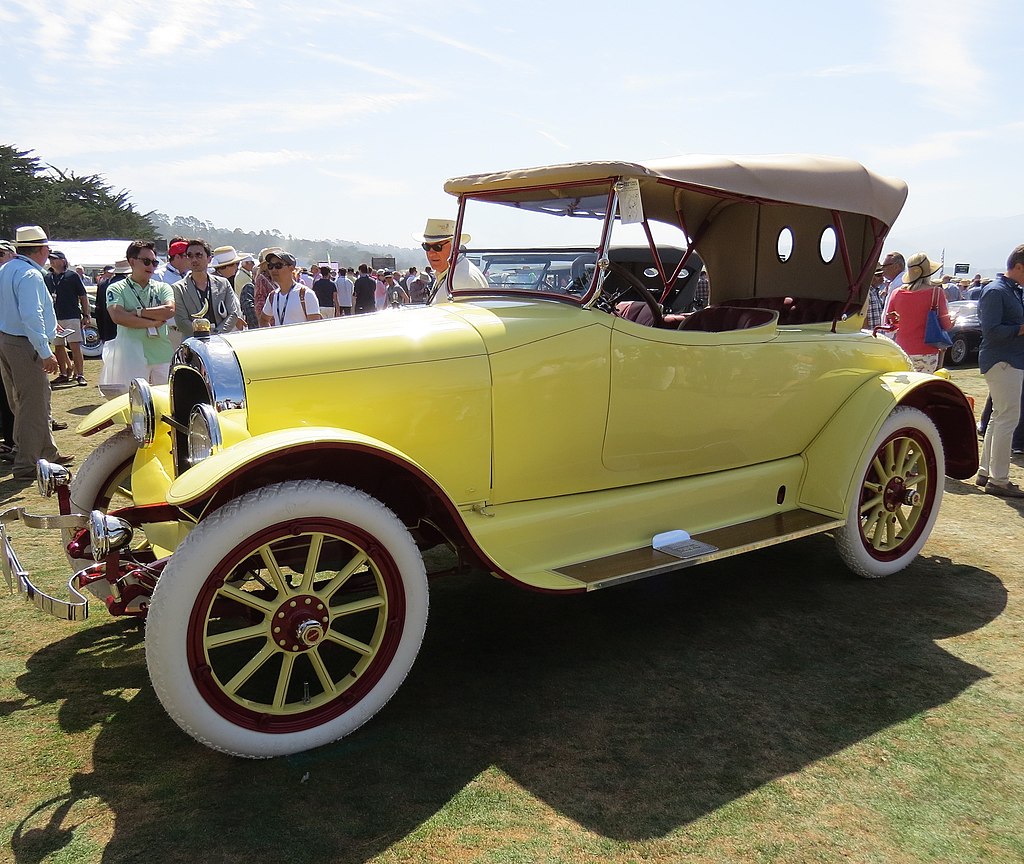 17 024px-Concours_d'Elegance_(20452323158).jpg