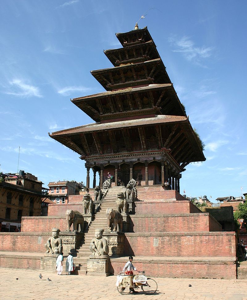 1702-Nyatapole2.jpg