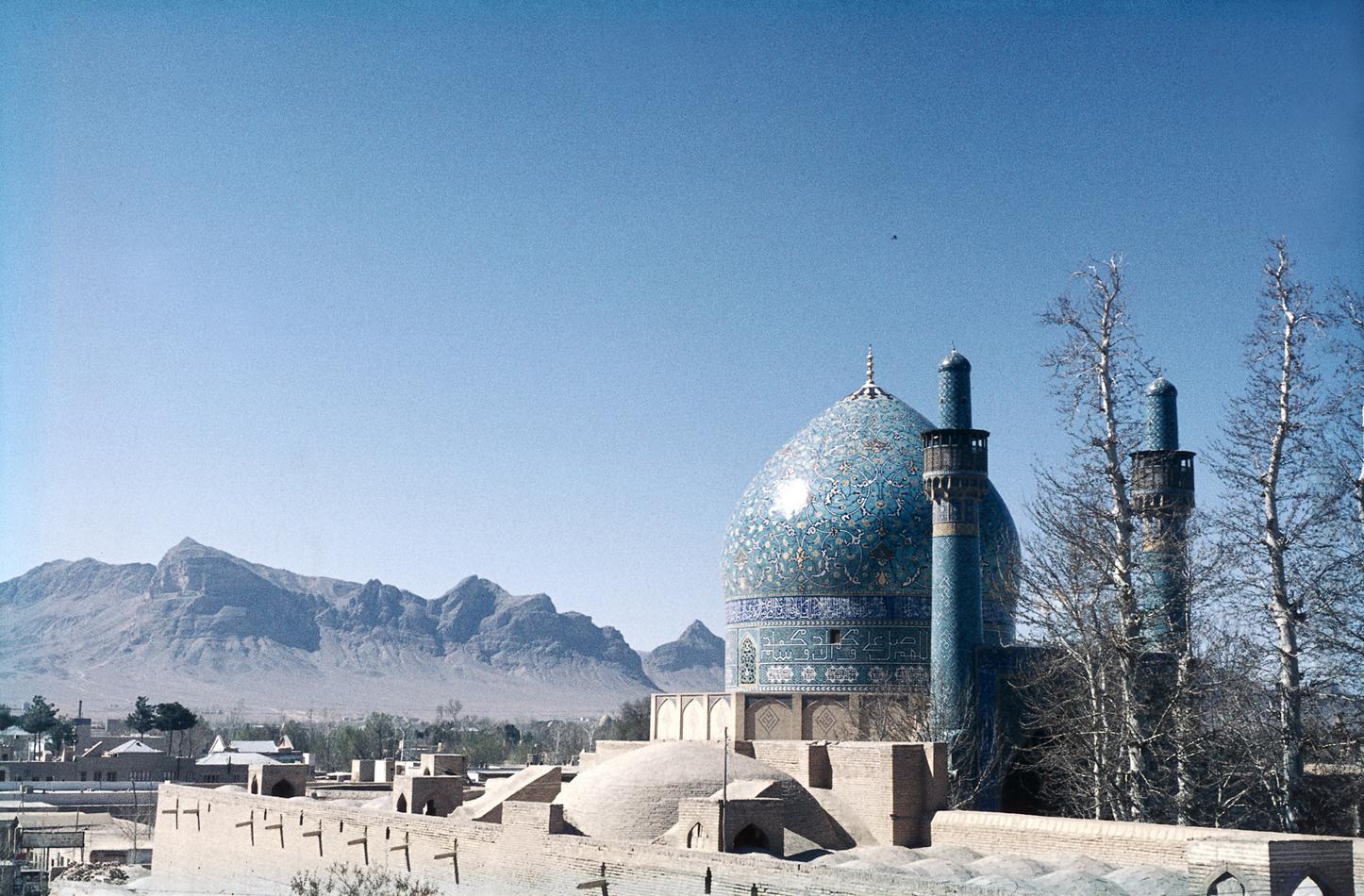 1714Madar-i-Shah-madrasaen-_Chahar-Bagh-madrasaen__-kIsfahan_-Iran.-HMH.jpg