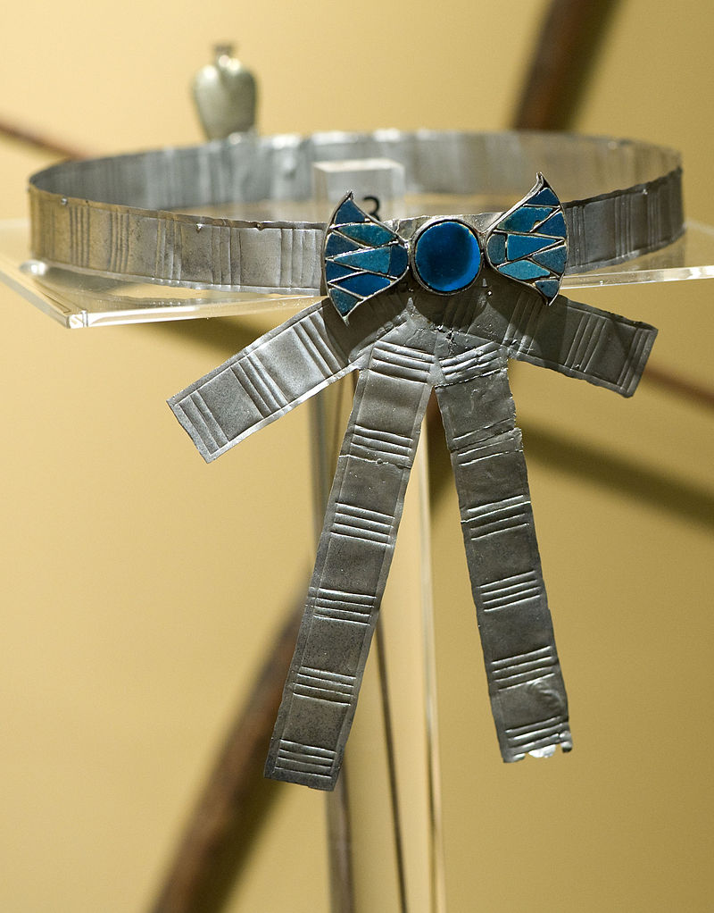 17th_Dynasty_Crown_(Nubkheperre_Intef).jpg