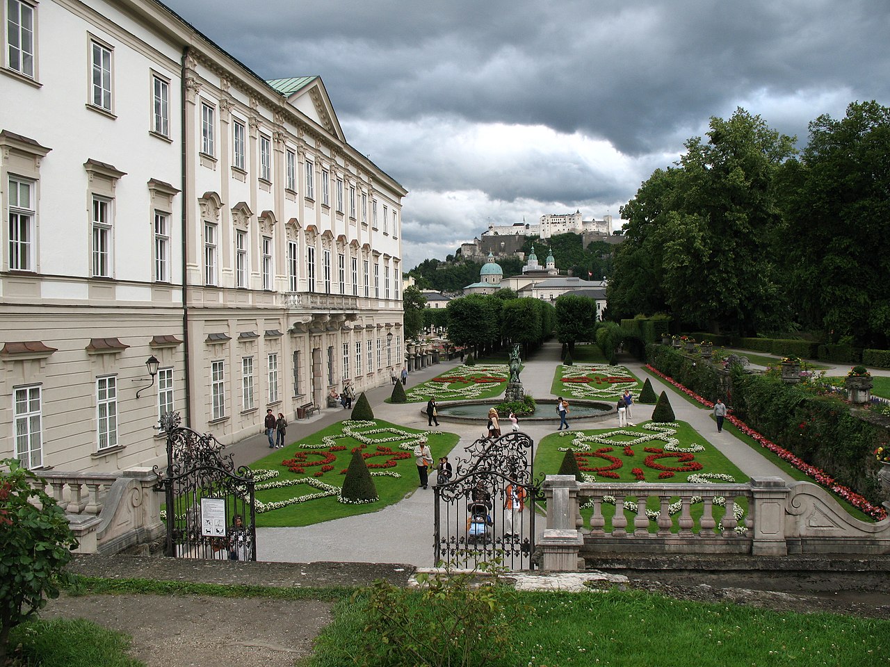 1806_-_Salzburg_-_Schloss_Mirabell.JPG