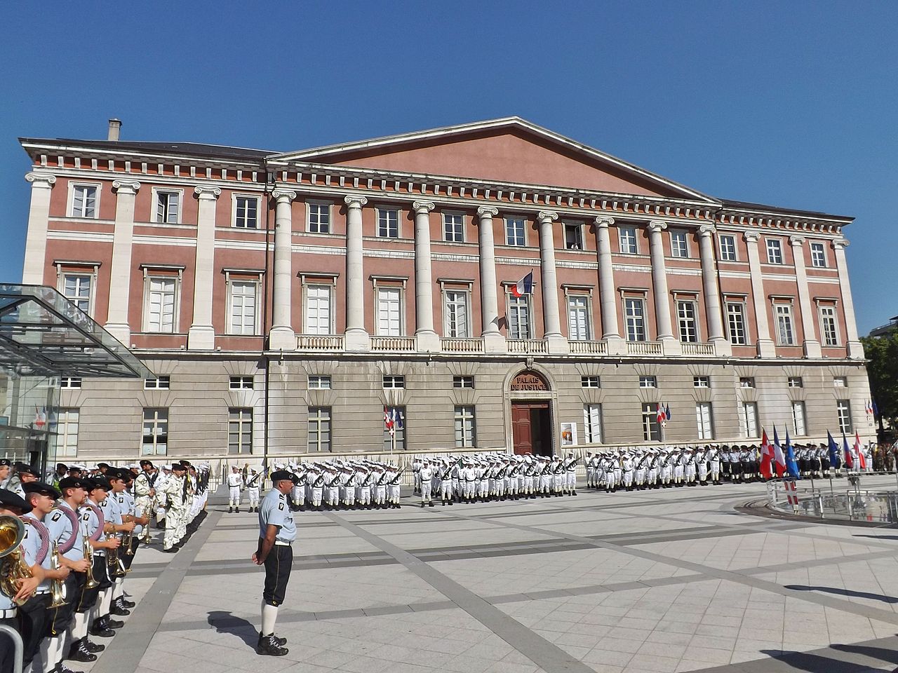 1860 place_du_Palais_de_justice_(2014).JPG