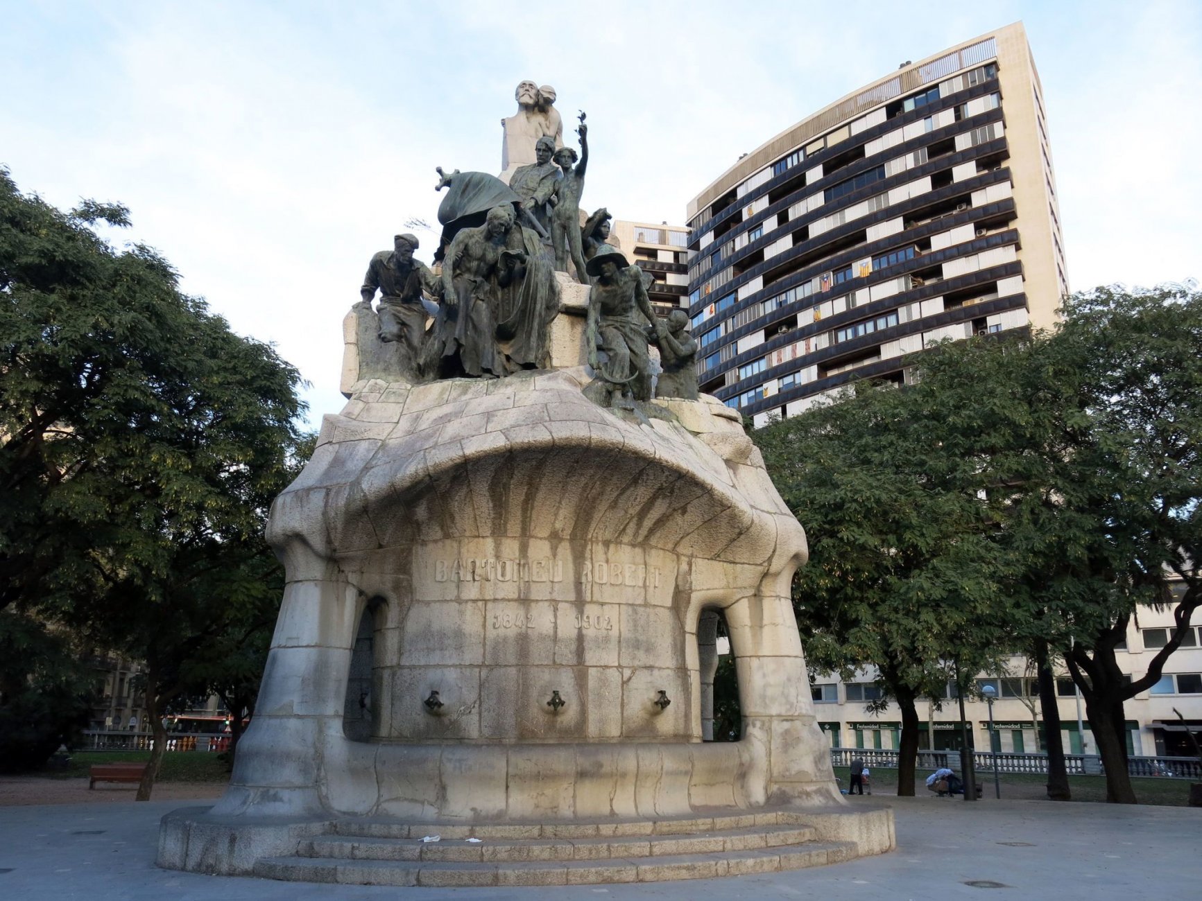 186_Monument_al_Doctor_Robert,_pl._Tetuan.jpg