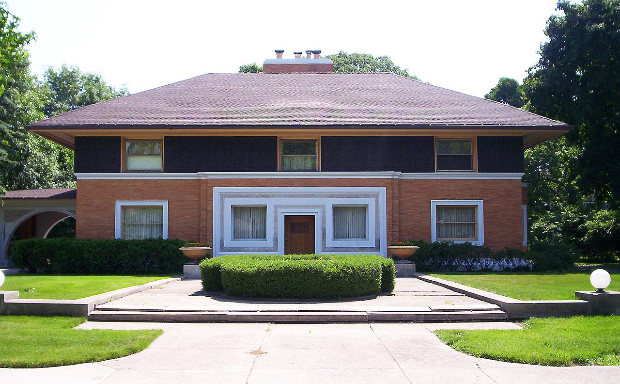 1893 William_H._Winslow_House_Front_Facade.jpg