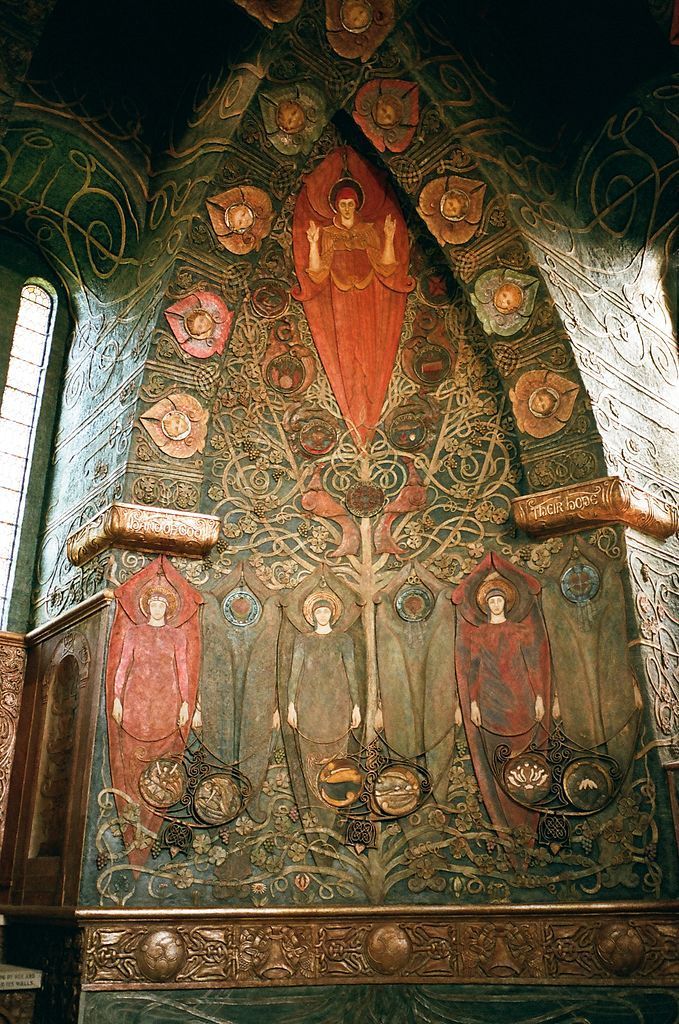 1898 кладибище уотс 679px-Watts_Memorial_Chapel-6324923125.jpg