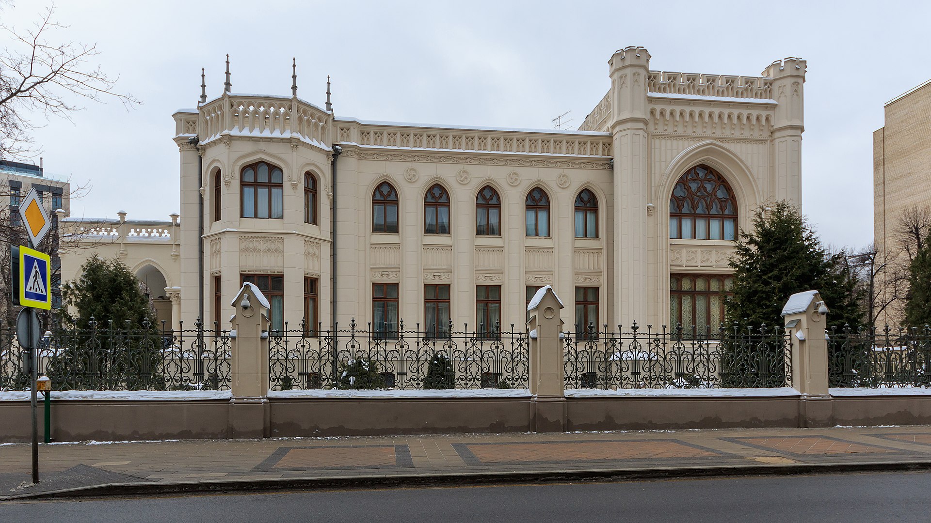 1898 Moscow_SpiridonovkaStreet_Morozova_Palace_01-2017.jpg