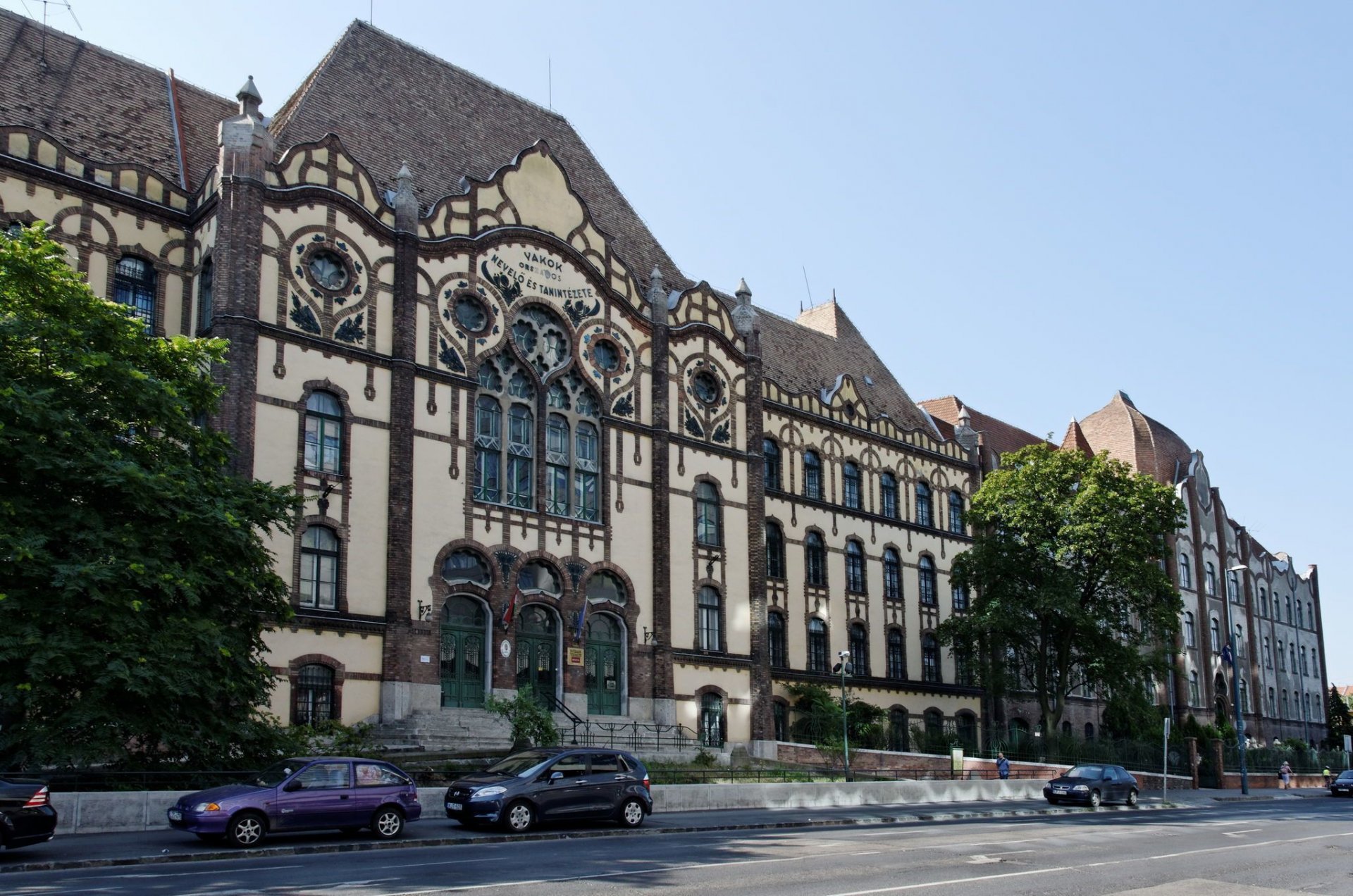 1899School_for_people_with_visual_impairment_(Budapest).jpg