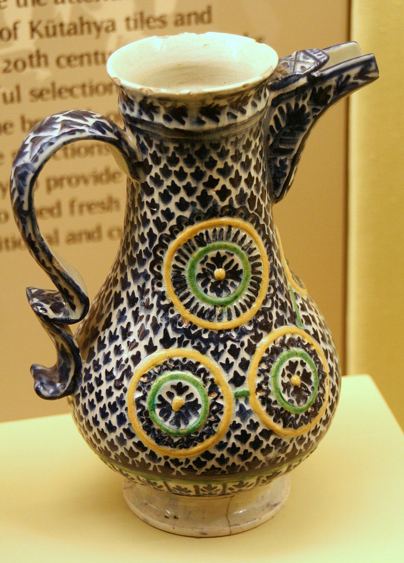 18d800px-Kütahya_-_Pitcher3.jpg