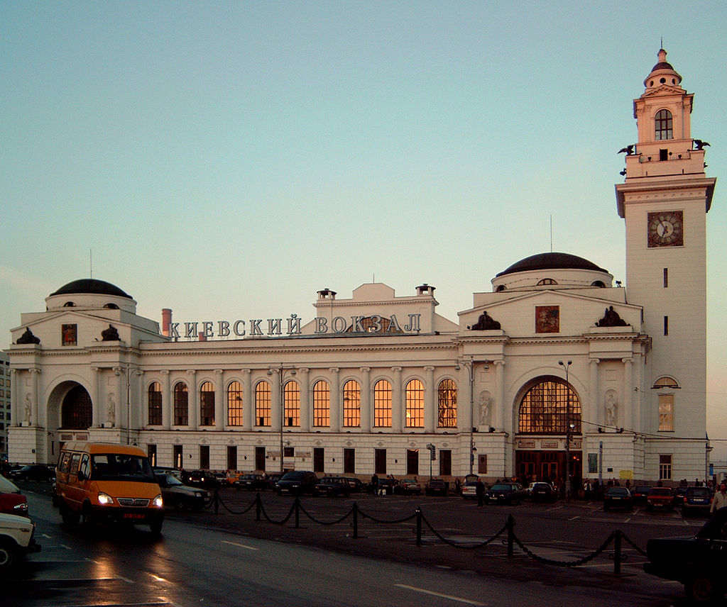 18Kievski_railstation_retouched.jpg
