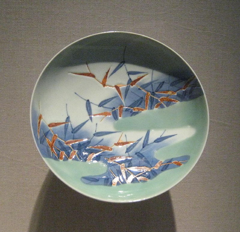 18th-early_19th_dynasty_Nabeshima_dish_о(Edo_period).jpg