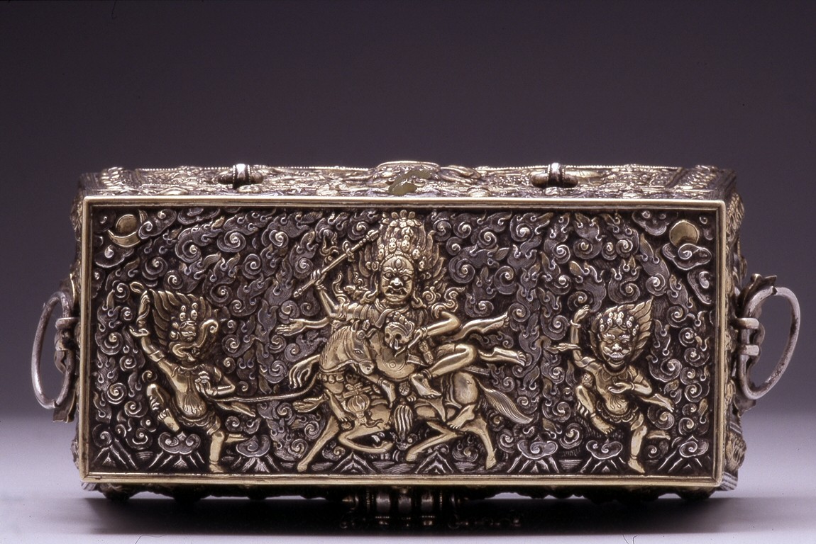 18Tibetan_-_A_Ritual_Box_-_Walters_572299_-_Top.jpg