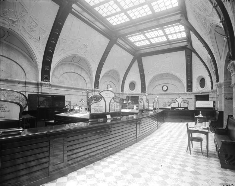 1902Sundsvalls_enskilda_bank,_bankhallen.jpg