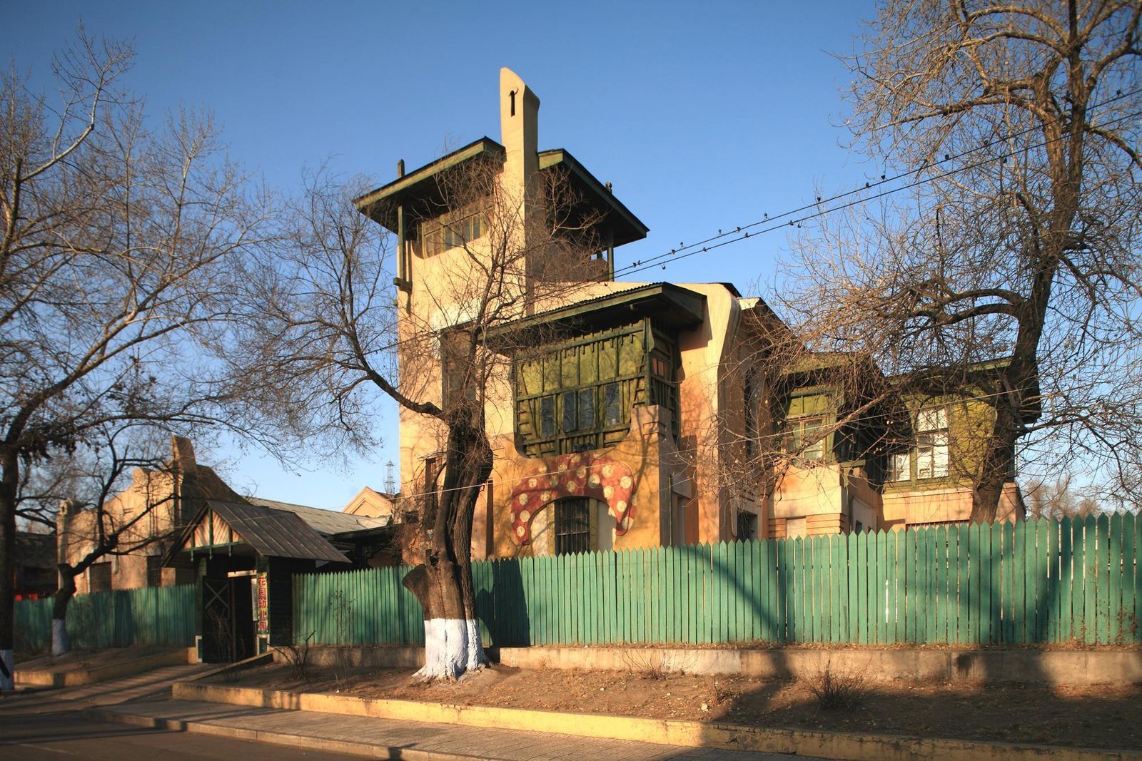 1903 харбин 1844600_Edward-Denison_Guang-Yu-Ren_09-Harbin-Art-Nouveau.jpg