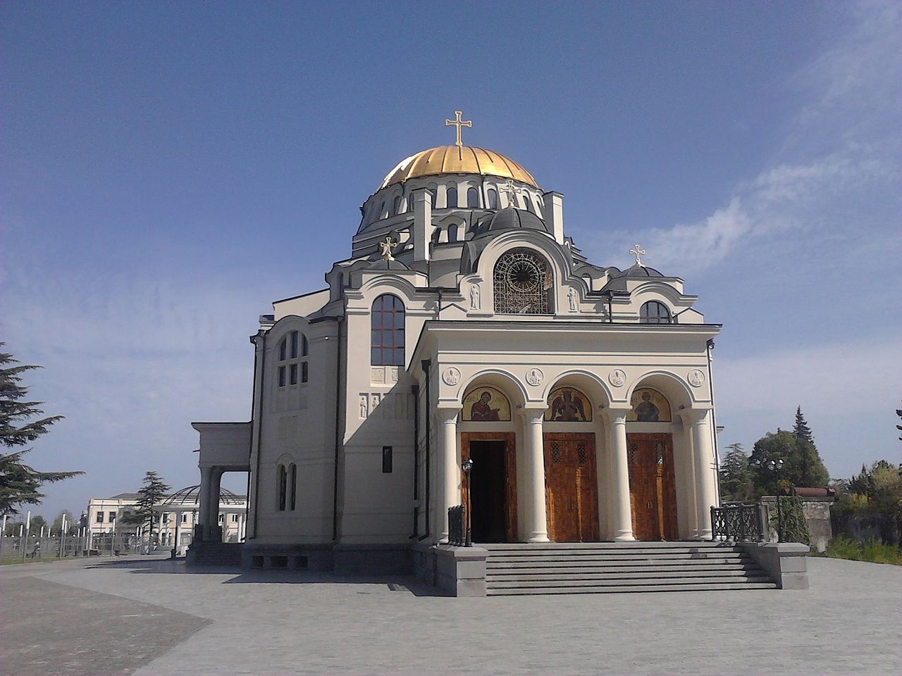 1907 тбилисиPoti_Cathedral_(Photo_G._Atatia,_2013).jpg