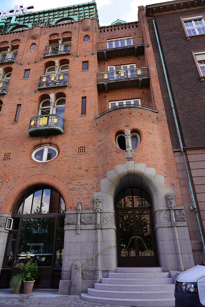1910 800px-20190621_Copenhagen_6766_(48445610322).jpg