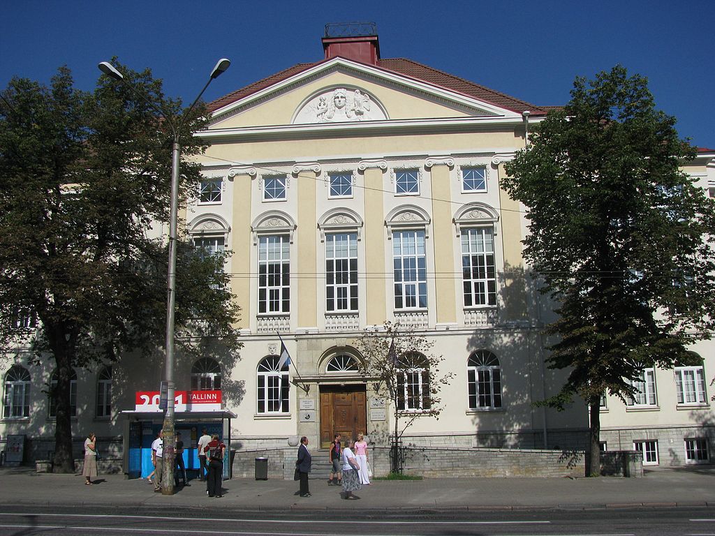 1916 -Tallinna_Inglise_Kolledzhi_hoone_fassaad_Estonia_puiesteel,_27._august_2011.jpg