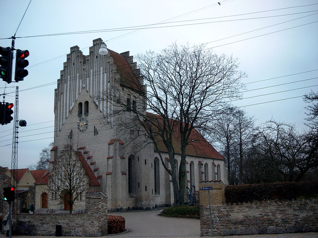 1920 1024px-Fredens_kirke_odense_01.jpg