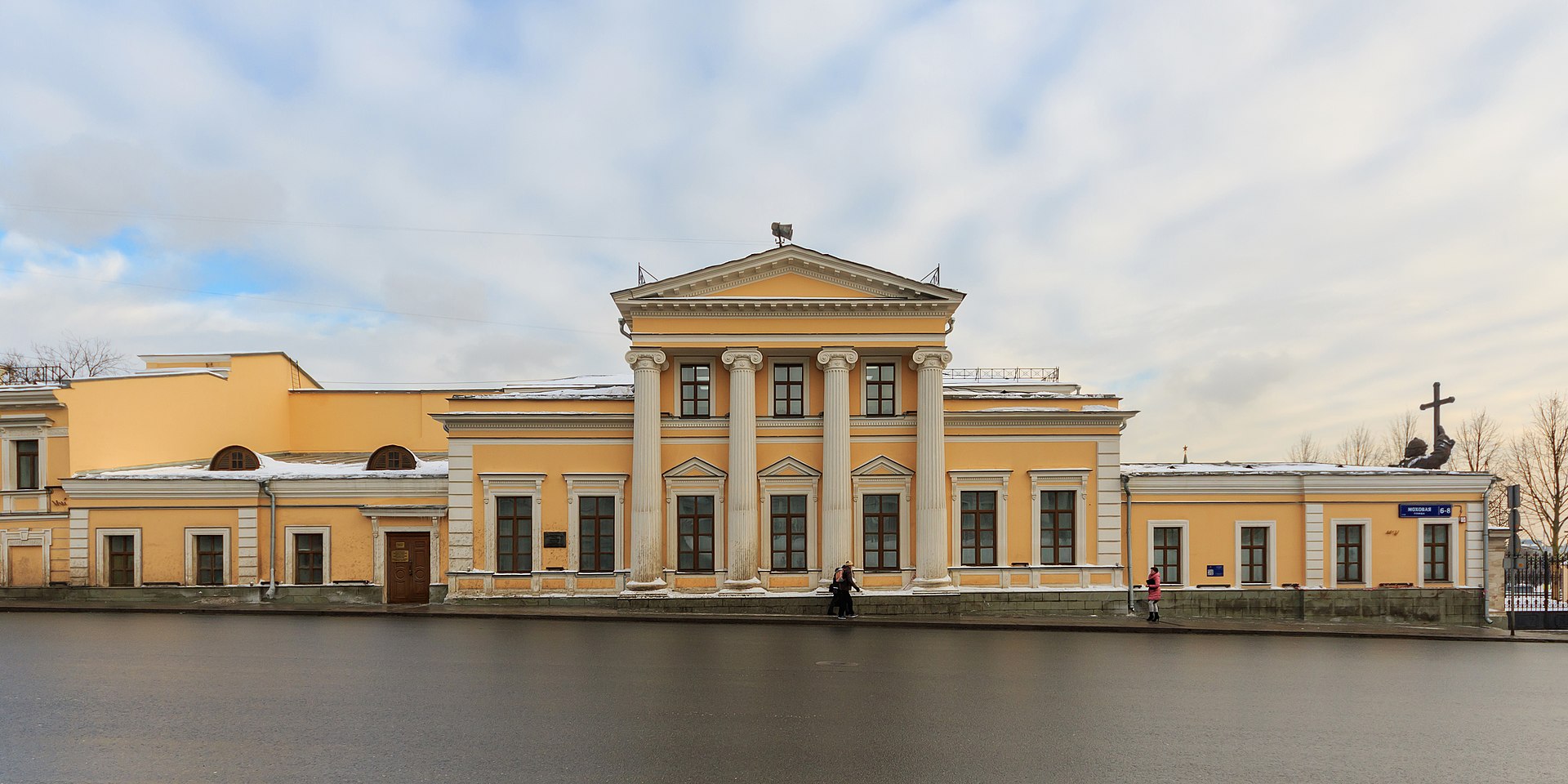 1920px-Moscow_Shakhovskoy_House_01-2017.jpg