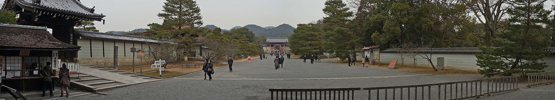 1920px-Ninna-ji_,_仁和寺_-_panoramio_(26).jpg
